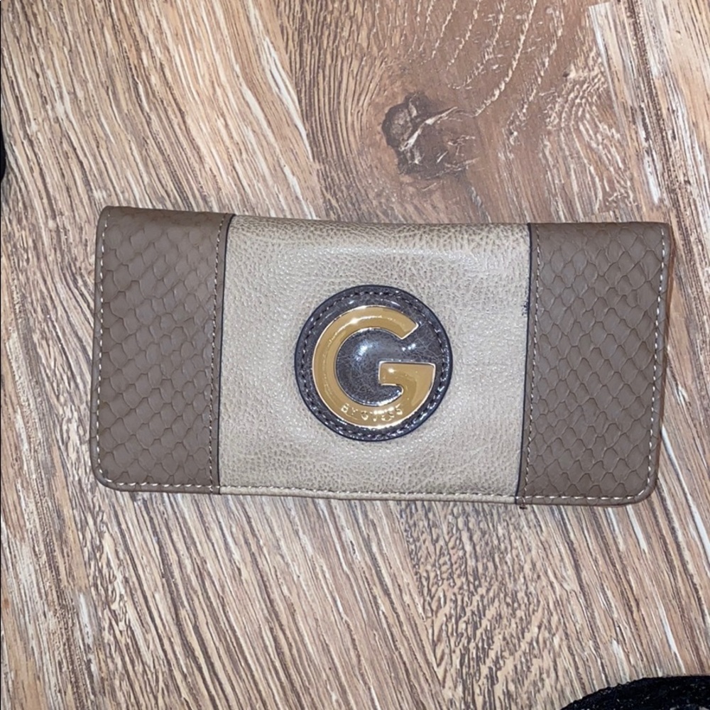 Guess wallet